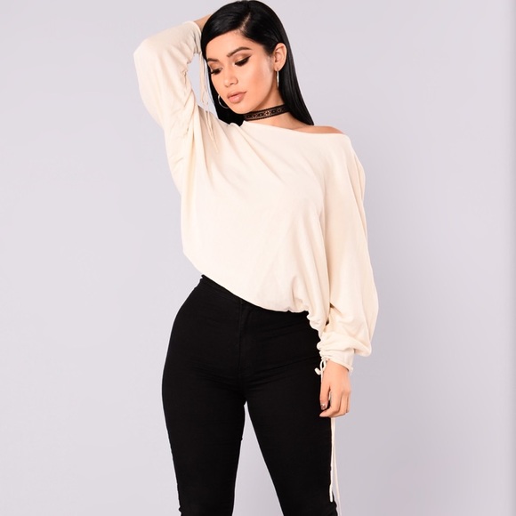 (SOLD) Most Girls Top - Picture 2 of 4